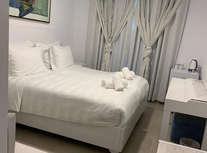 Jenny's Summer Πλατύς Γιαλός